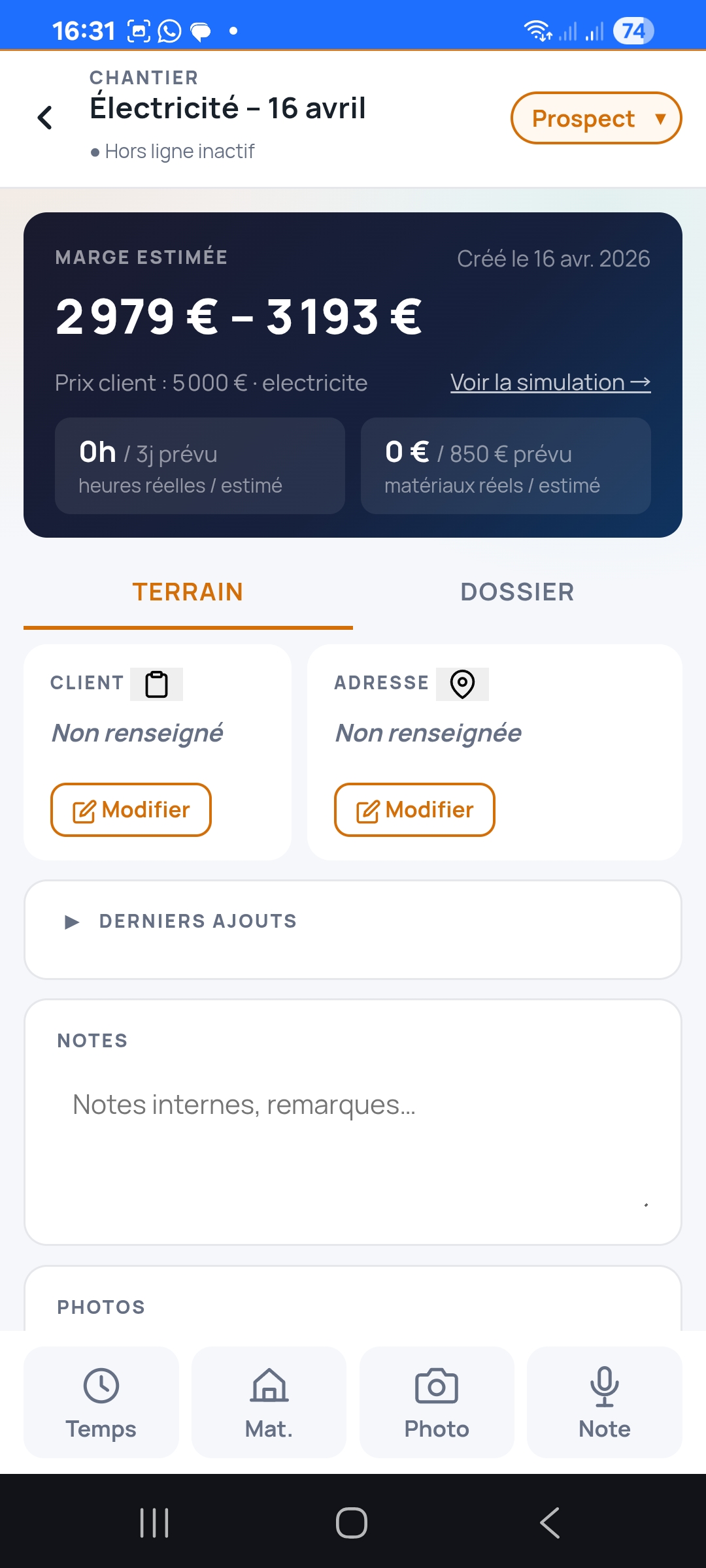 MargePro — Dossier chantier Électricité 16 avril avec marge estimée 2979€ à 3193€, suivi heures réelles vs estimées, matériaux réels vs estimés, onglets Terrain et Dossier, barre action Temps Mat Photo Note